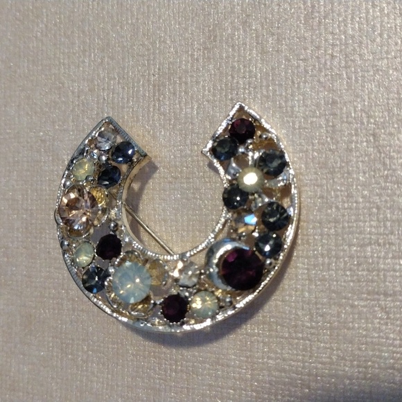 Elegant Silver and Gold Brooch with Gem Accents - Picture 2 of 3